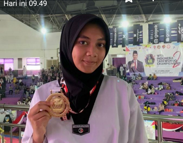 MARETTA SISWI SMA MUHAMMADIYAH WONOSOBO JUARA SATU NASIONAl TAEKWONDO