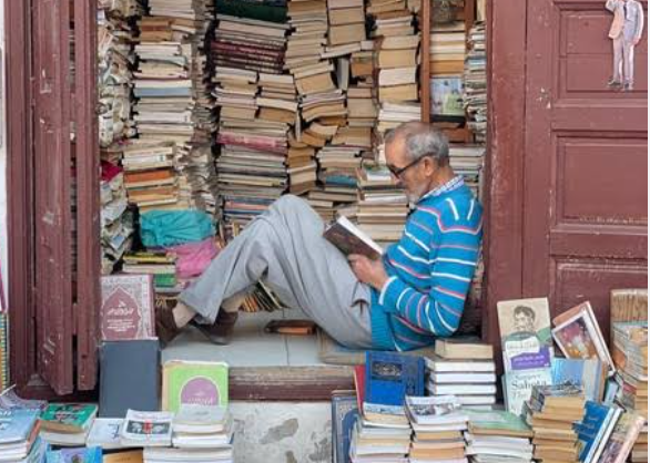 BUKU, WARISAN ILMU YANG TAK TERGANTIKAN