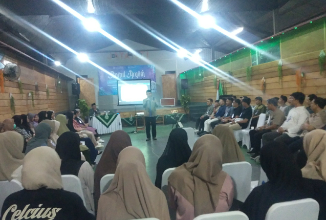 GUS ZUHRON : MENJAGA TAUHID, MEMELIHARA AKHLAK DAN MEMPERLUAS ILMU