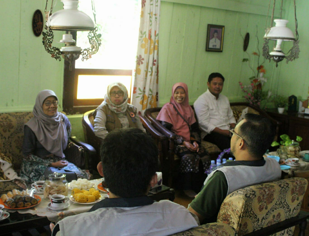 KUNJUNGI KAMPUNG BERKEMAJUAN SELOMANIK, KETUA PP 'AISYIYAH BERKOMITMEN MEMBANGUN PERAN PEREMPUAN DALAM PENGELOLAAN HUTAN