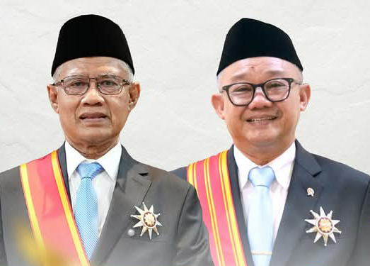 MENERIMA DENGAN PENUH RASA SYUKUR DAN TIDAK MENGURANGI NALAR KRITIS 