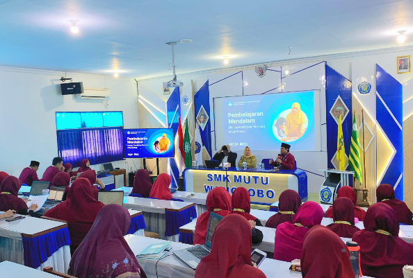 WORKSHOP DEEP LEARNING DAN KODING, SMK MUTU WONOSOBO SIAPKAN GENERASI UNGGUL ERA DIGITAL 