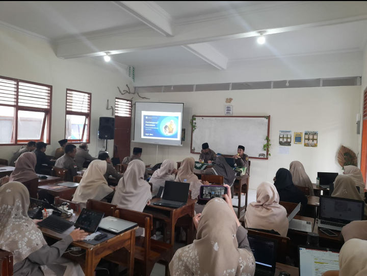 TINGKATKAN KOMPETENSI GURU, SMP MUHAMMADIYAH 1 WONOSOBO GELAR WORKSHOP PEMBELAJARAN MENDALAM 