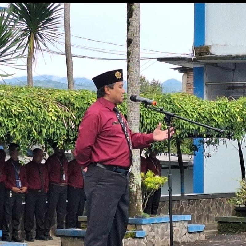 Upacara Awal Sekolah SMK Mutu Wonosobo: Kepala Sekolah Kobarkan Semangat Berkarya dan Disiplin Menuju Sukses, Jaya, dan Bermanfaat Wonosobo