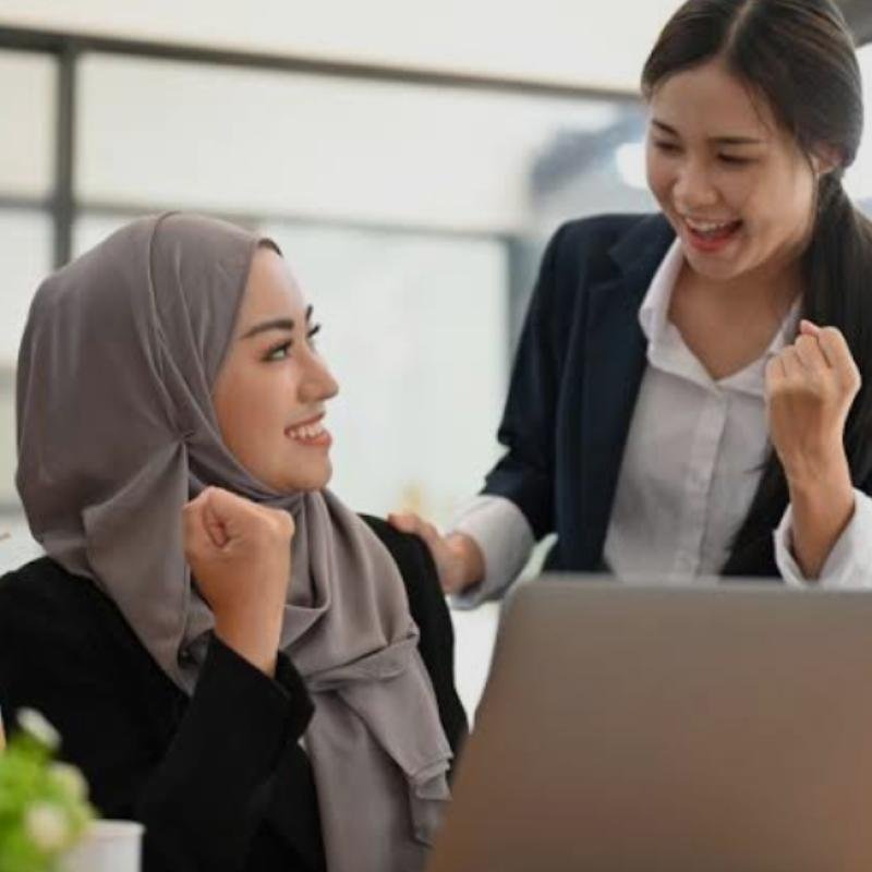 Islam, Perempuan, dan Jalan Tengah Peradaban : Refleksi Wasathiyah antara Teks, Konteks, dan Modernitas