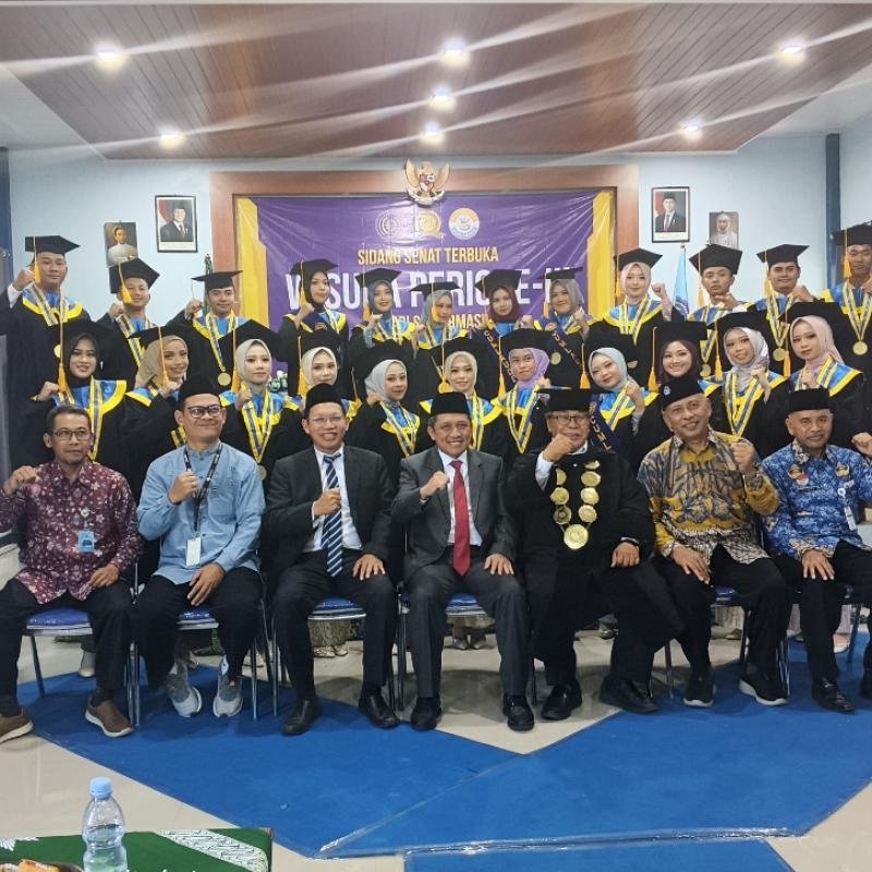 Stikesmu Wonosobo Wisuda 23 Sarjana Farmasi, Bupati Afif Dorong Percepatan Regenerasi SDM Kesehatan