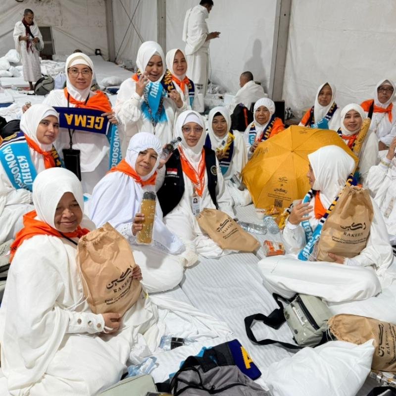 Jemaah KBIHU Gema Arafah Tiba di Tengah Keterbatasan Tenda, Kejutan Maktab Raken Bikin Haru