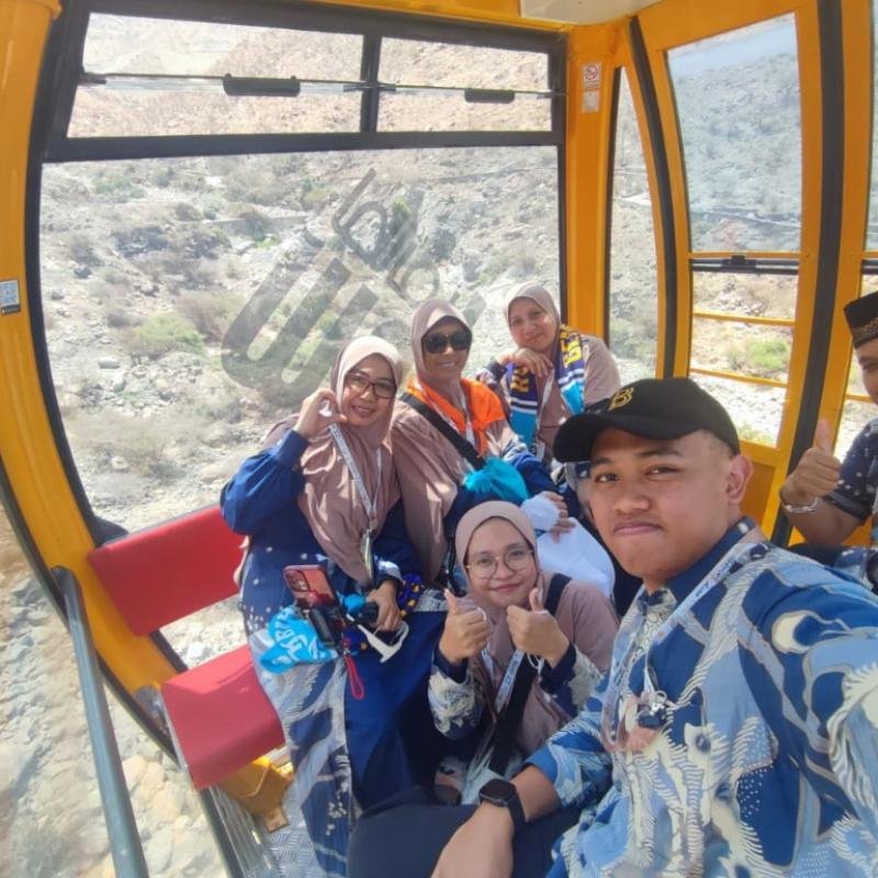 Intip Keseruan Jemaah KBIHU Gema Arafah Jajal Kereta Gantung Tertinggi dan Borong Parfum Mawar Legendaris di Thaif