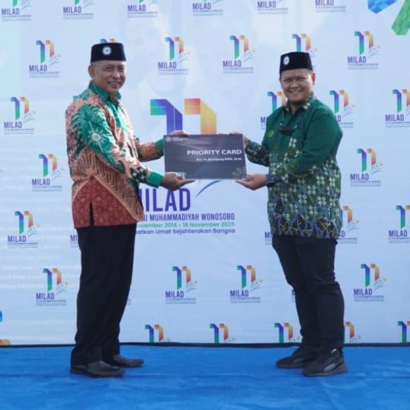 Tebar Penghargaan dan Hadiah Lomba dalam Apel Milad Ke-11 RS PKU Muhammadiyah Wonosobo