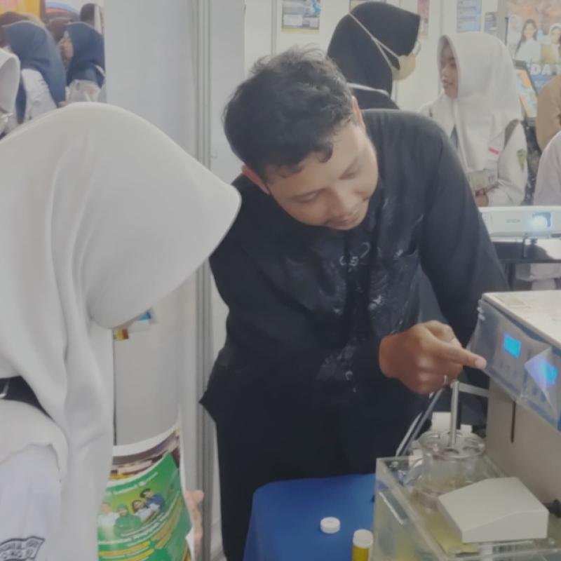 Meriah !  Pengunjung MGBK Expo di Stand Stikesmu Wonosobo