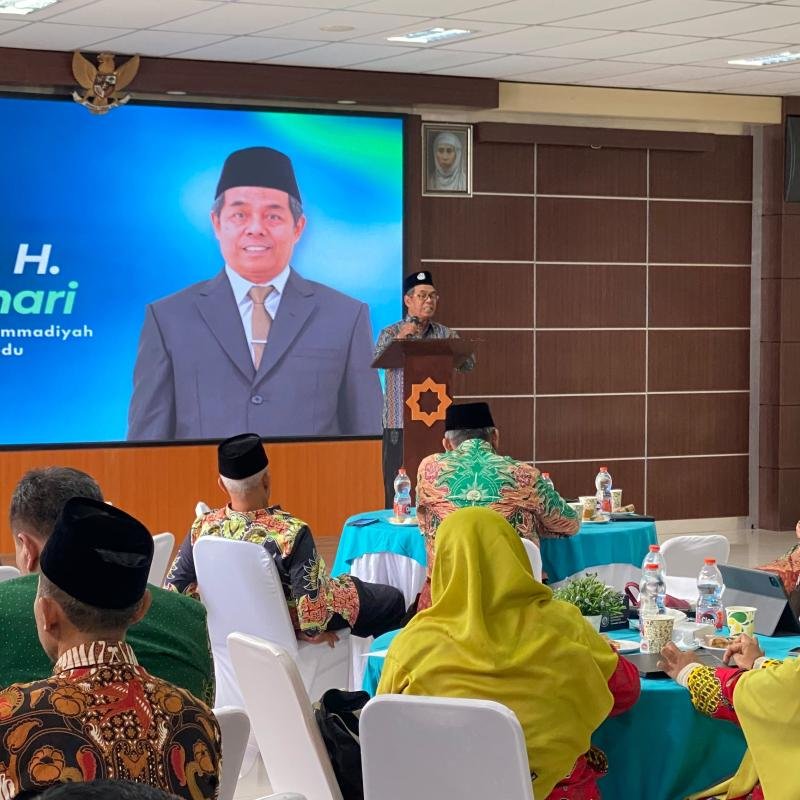 Enam Pesan Kepemimpinan, Pencerahan, dan Kebangkitan Potensi Persyarikatan dalam Perspektif QS. Al-Jumu'ah Ayat 2