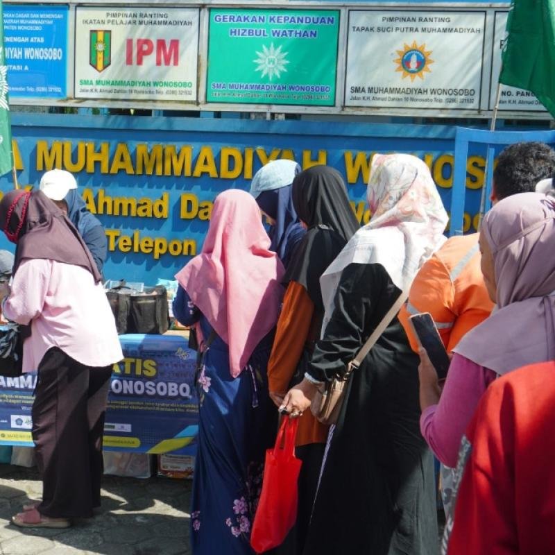 Milad ke-46 SMA Muhammadiyah Wonosobo Bagikan 325 Paket Sembako Gratis sebagai Wujud Kepedulian Sosial