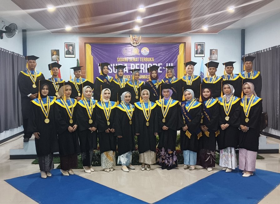 Stikesmu Wonosobo Wisuda 23 Sarjana Farmasi, Bupati Afif Dorong Percepatan Regenerasi SDM Kesehatan - Gambar 2