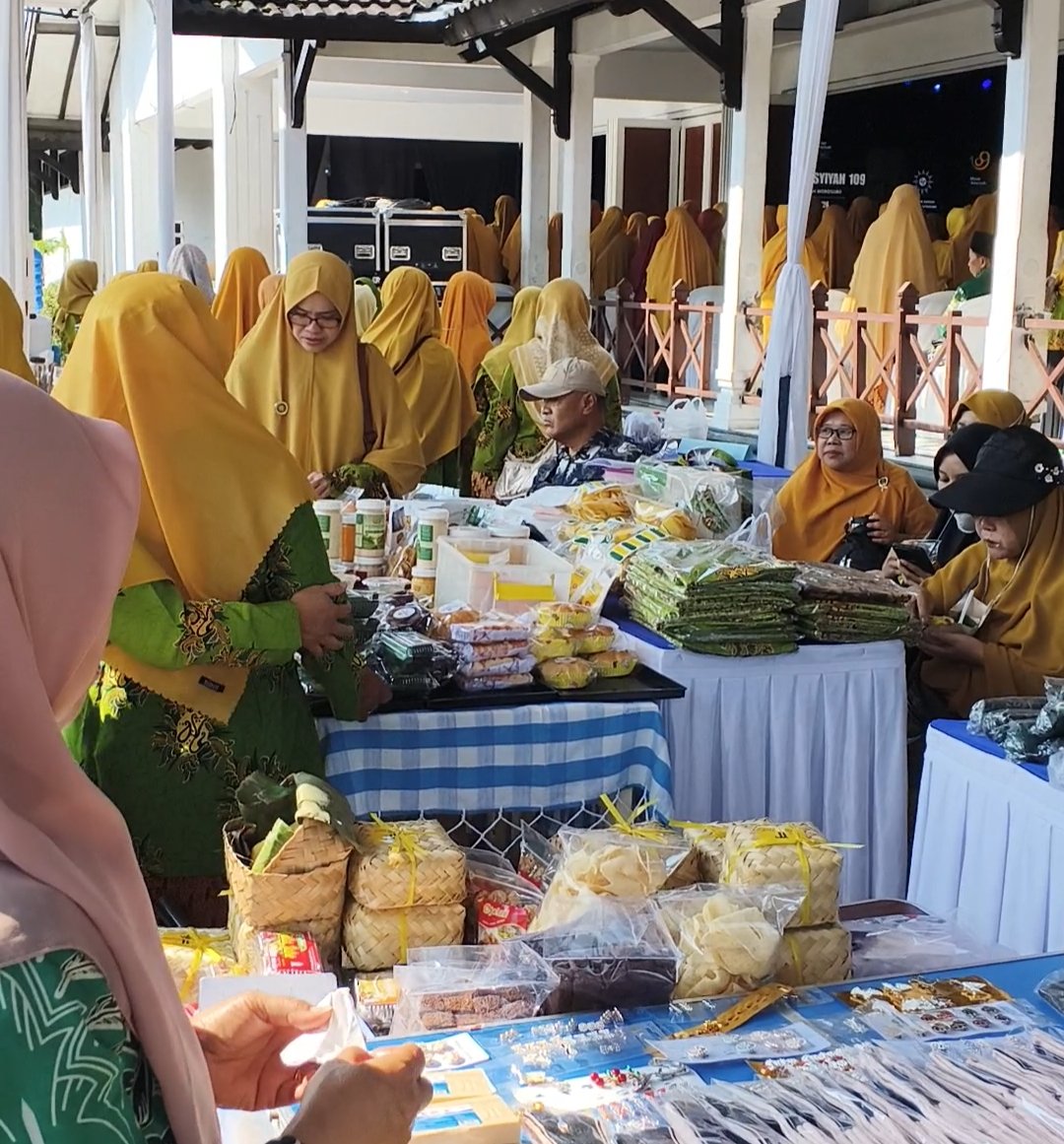 Milad Ke-109 'Aisyiyah Wonosobo : Kokohkan Dakwah Kemanusiaan Melalui Aksi Nyata dan Pemberdayaan Perempuan - Gambar 7