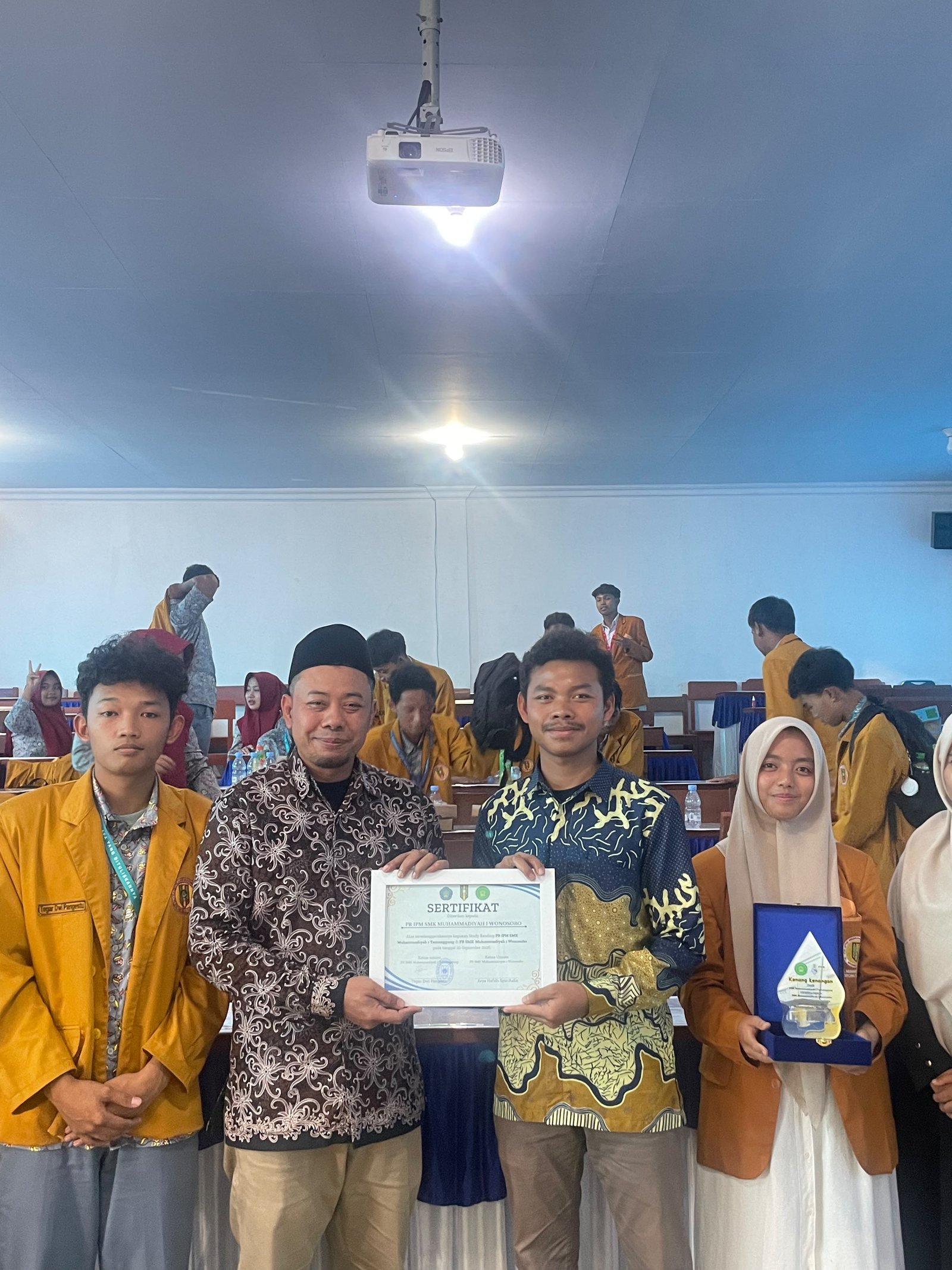 Perkuat Perkaderan PR IPM SMK Mutu Temanggung Studi Banding ke PR IPM SMK Mutu Wonosobo  - Gambar 13