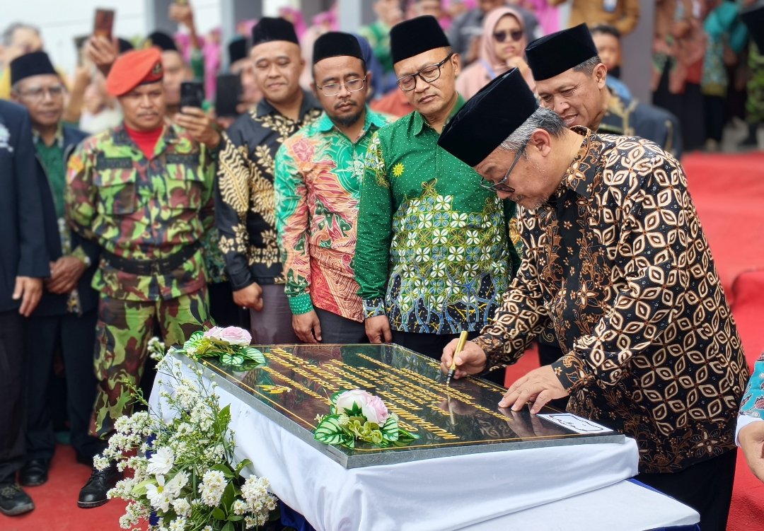 Mendikdasmen Resmikan Ponpes Modern MBS PCM Kertek, Tekankan Pentingnya Fitrah dan Investasi Ilmu - Gambar 1