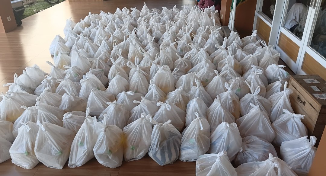 Al-Maa'uun Epicentrum Sapuran Salurkan 200 Paket Sembako dan Luncurkan Program "Shubuh Ceria" untuk Anak - Gambar 5