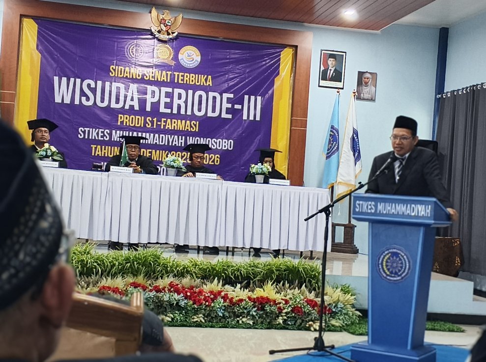 Stikesmu Wonosobo Wisuda 23 Sarjana Farmasi, Bupati Afif Dorong Percepatan Regenerasi SDM Kesehatan - Gambar 3