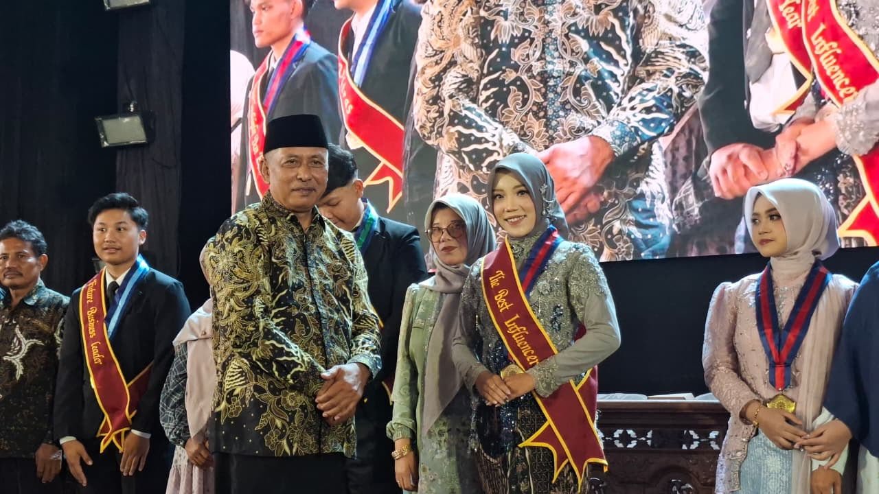 Rayakan Potensi Siswa, SMK Mutu Wonosobo Berikan Penghargaan Akademik hingga Kategori Unik Non Akademik - Gambar 6