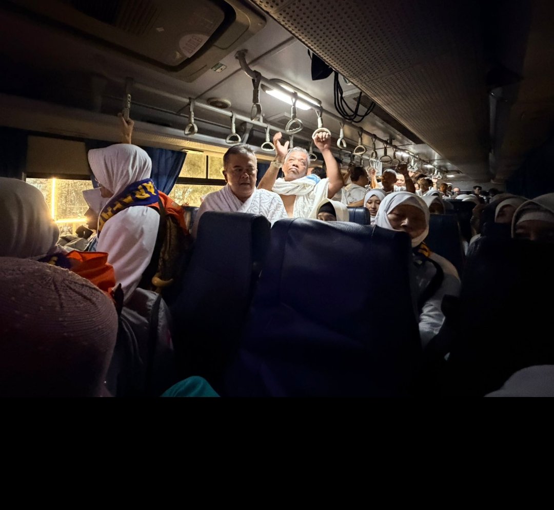 Delay, Jemaah KBIHU Gema Arafah Wonosobo Nikmati Mabit yang Sesungguhnya - Gambar 4