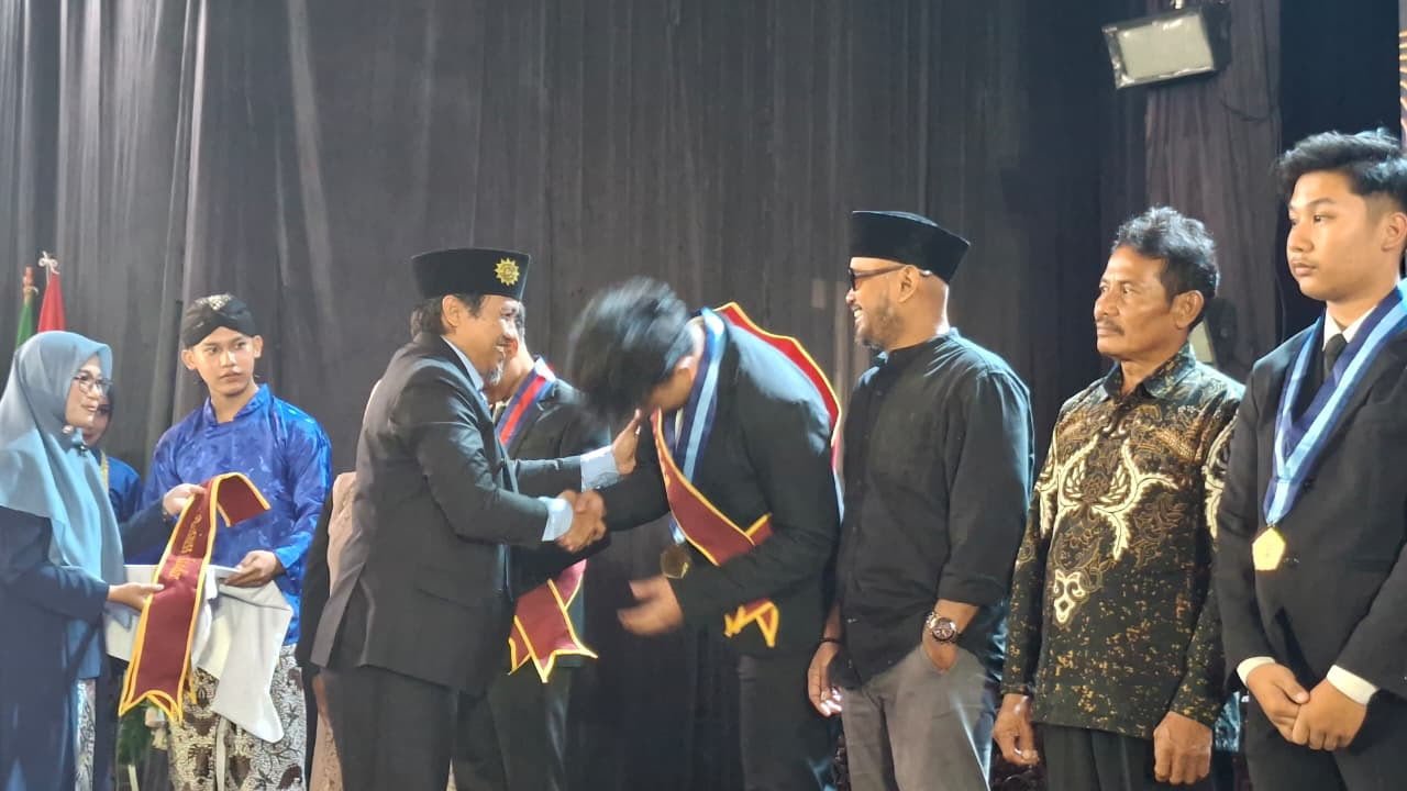 Rayakan Potensi Siswa, SMK Mutu Wonosobo Berikan Penghargaan Akademik hingga Kategori Unik Non Akademik - Gambar 8