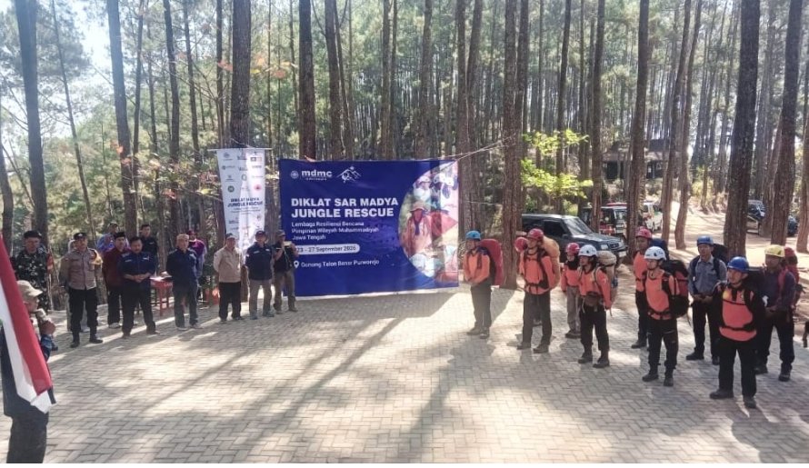 Taklukan Medan Terjal Purworejo, 15 Relawan SAR Muhammadiyah Ikuti Diklat Jungle Rescue   - Gambar 3