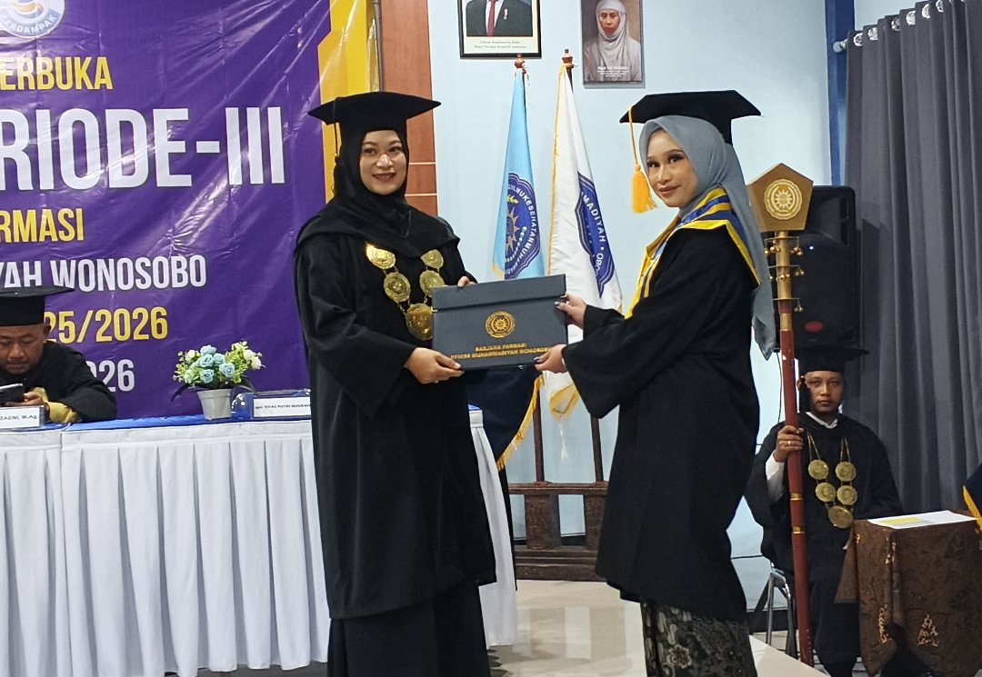 Stikesmu Wonosobo Wisuda 23 Sarjana Farmasi, Bupati Afif Dorong Percepatan Regenerasi SDM Kesehatan - Gambar 8