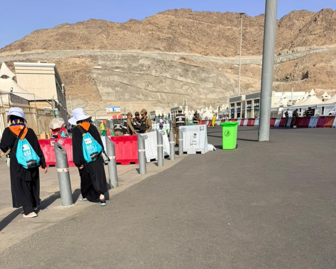 Intip Kisah Haru di Jalur Jamarat : Romantisme Halal, Nenek-nenek Pejuang' Alam Kota Mina yang Indah hingga Kran Air Gratis yang Dirindukan Jemaah - Gambar 6