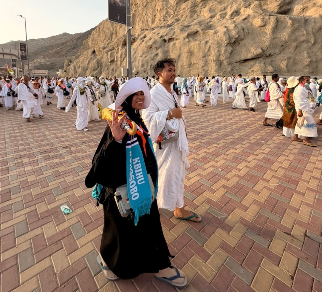 Hanya 15 Menit dari Arafah, Jemaah Gema Arafah Wonosobo Khusyuk Jamak Takhir di Muzdalifah - Gambar 3