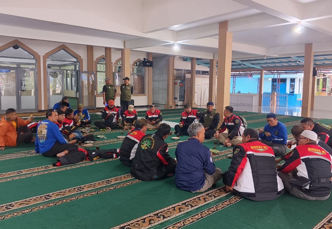 Sambut 31 BikersMu Kabupaten Bandung di Wonosobo, Ustadz Zaenuri Kupas 'Ayat Touring' Qs. Al-Mulk 15 - Gambar 4