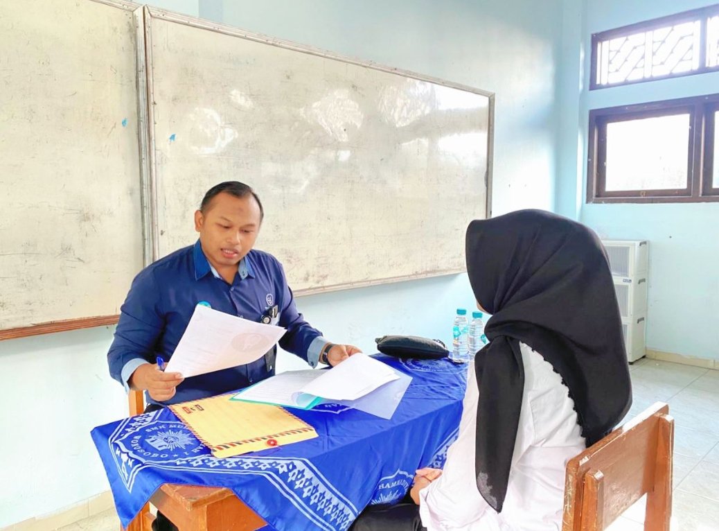 Lulus Siap Kerja! SMK Mutu Wonosobo Uji Mental Pelajar Lewat Wawancara DUDI - Gambar 4