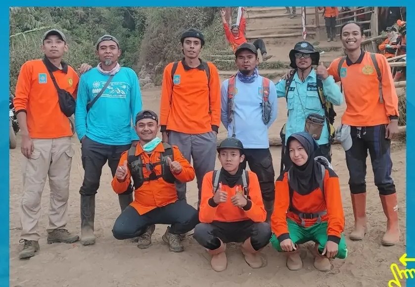 Api Karhutla Gunung Sumbing Meluas ke Sisi Barat Daya, Tim Gabungan Evakuasi 152 Pendaki - Gambar 4