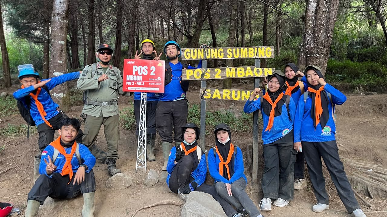 Api Karhutla Gunung Sumbing Meluas ke Sisi Barat Daya, Tim Gabungan Evakuasi 152 Pendaki - Gambar 8