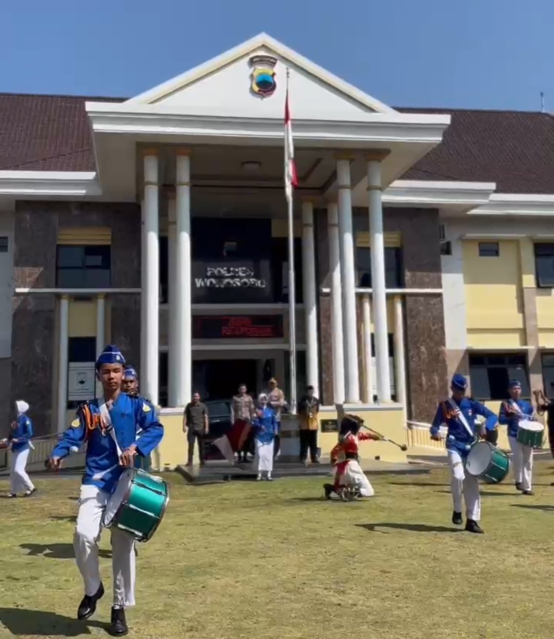 Hebat ! SMK Muhammadiyah 1 Wonosobo Mewakili Polda Jateng Dalam Ajang Defile Kapolri Cup Nasional 2026 - Gambar 5