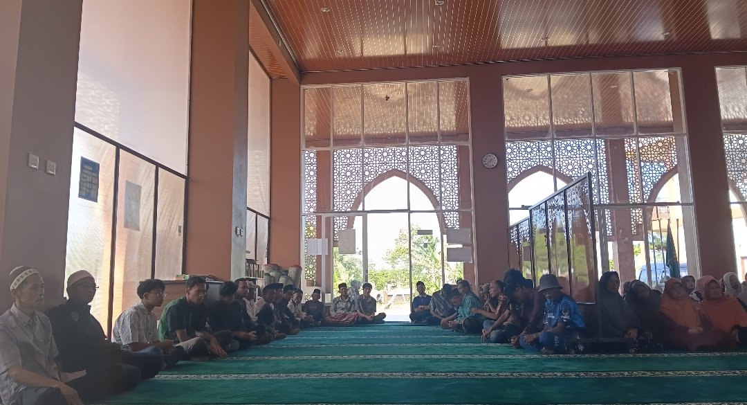 Al-Maa'uun Epicentrum Sapuran Salurkan 200 Paket Sembako dan Luncurkan Program "Shubuh Ceria" untuk Anak - Gambar 4