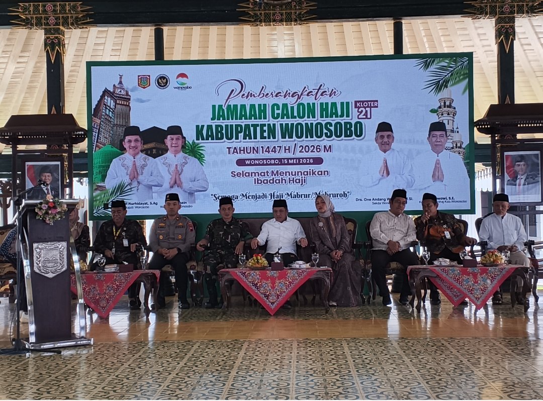 Bupati Wonosobo Lepas 231 Calon Jamaah Haji Kloter 21: Pesankan Fokus Ibadah dan Jaga Predikat Tamu Allah - Gambar 1