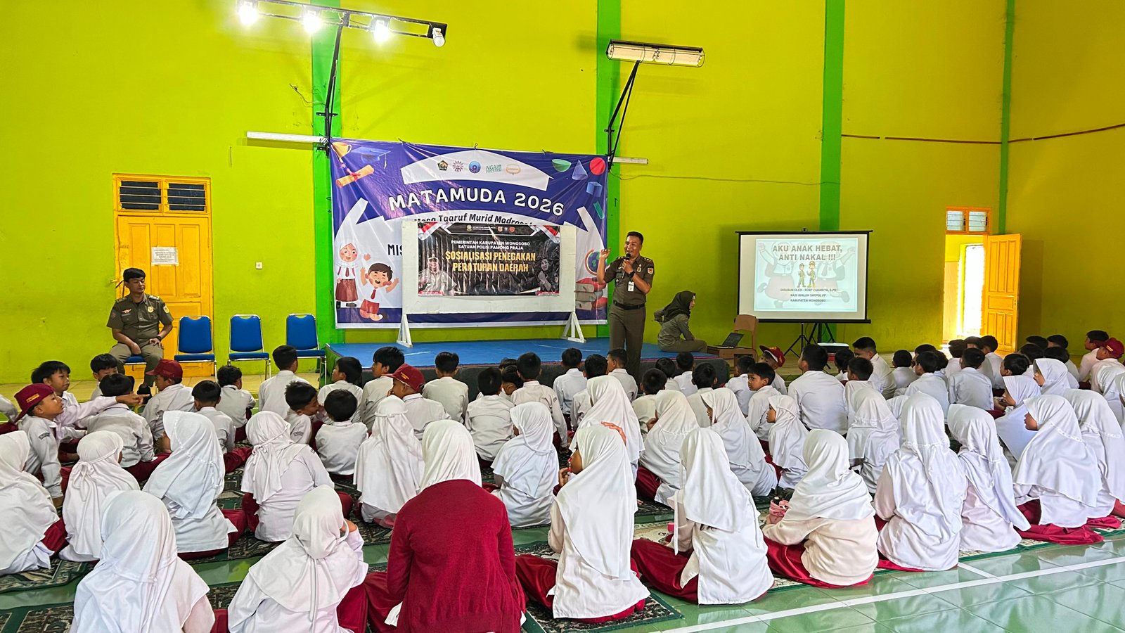 Tanamkan Karakter Sejak Dini, MI Hamka Wonosobo Gandeng Satpol PP di Hari Kedua MATAMUDA - Gambar 2
