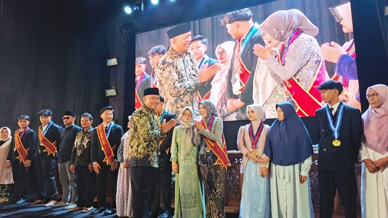 Rayakan Potensi Siswa, SMK Mutu Wonosobo Berikan Penghargaan Akademik hingga Kategori Unik Non Akademik - Gambar 10