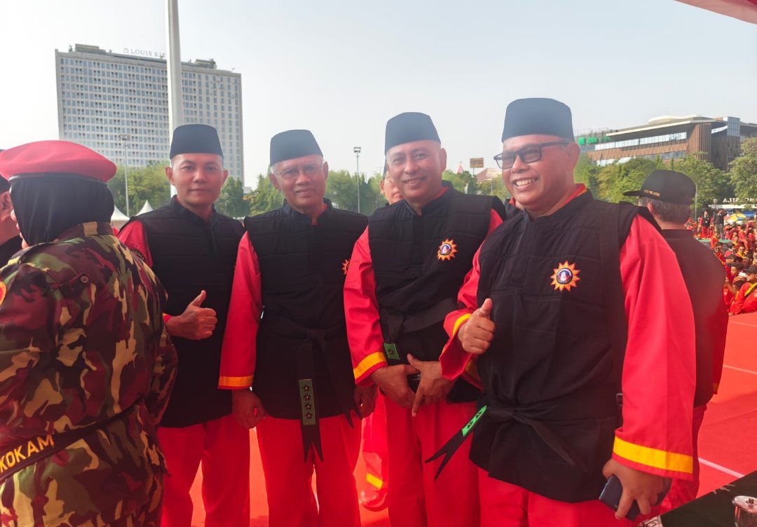 Muktamar XVI Tapak Suci di Semarang: Tiga Tokoh Wonosobo Resmi Dilantik Jadi Pendekar Kehormatan - Gambar 2