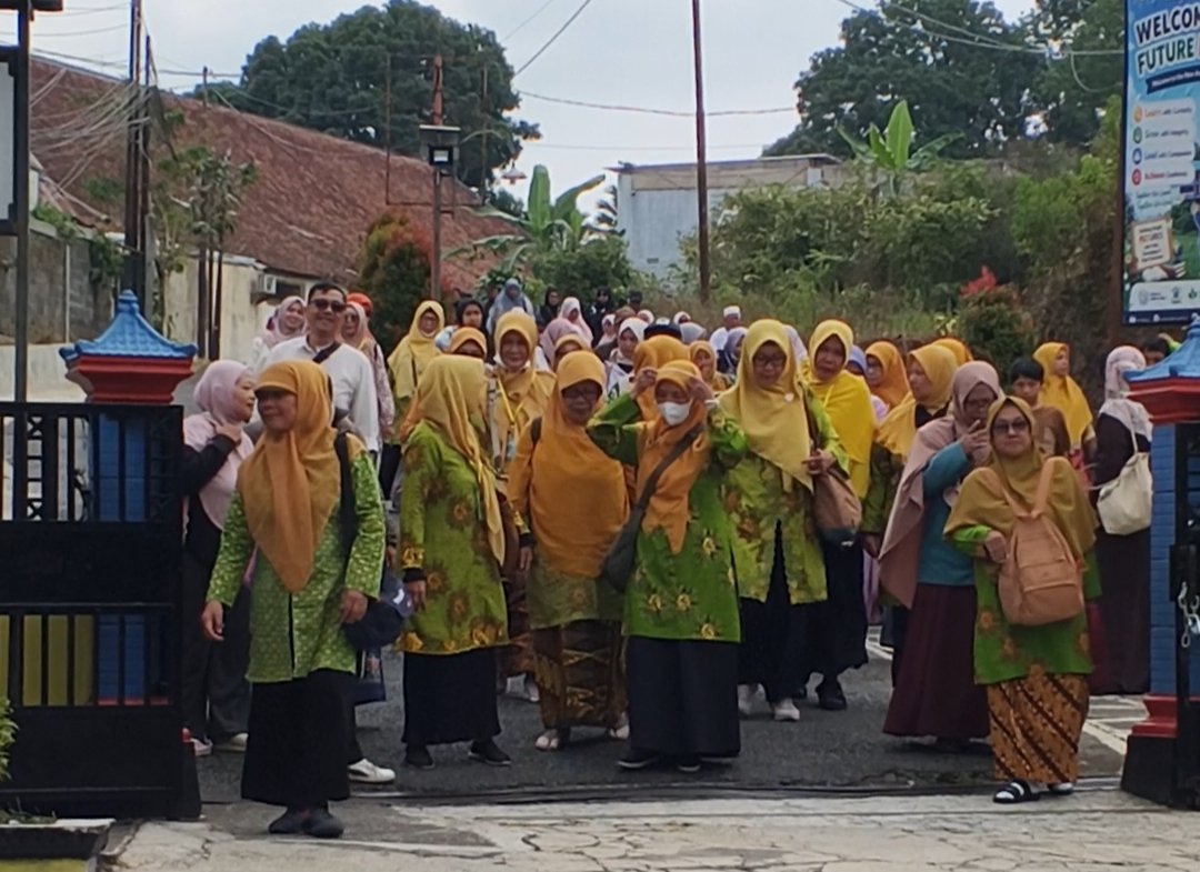 PCM dan PCA Sukmajaya Kota Depok Gelar Silaturahmi dan tadabbur alam ke PCM-PCA Wonosobo Perkuat Dakwah dan Tata Kelola Organisasi - Gambar 8