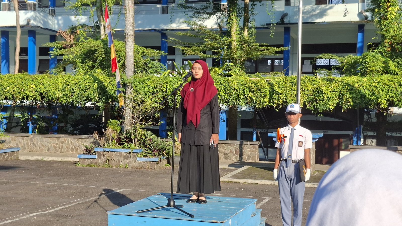 Pesan Mendalam Pembina Upacara SMK Mutu Wonosobo: Ilmu Membawa Kita Mendunia, Karakter Membuat Dunia Menerima Kita - Gambar 3