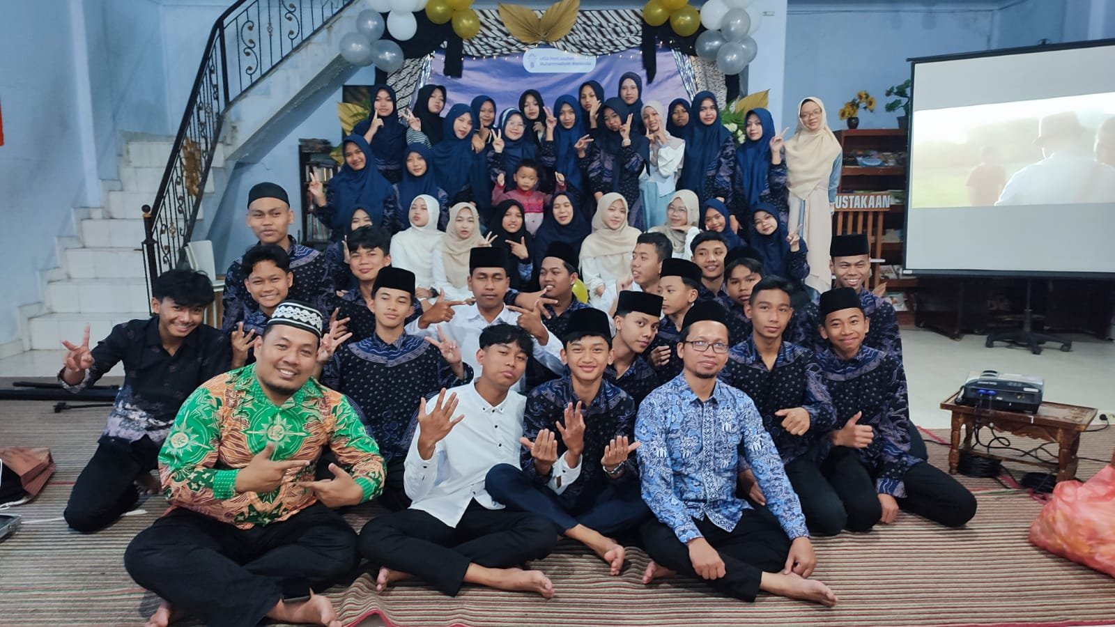 Bekal Iman dan Ilmu, LKSA Panti Asuhan Muhammadiyah Wonosobo Lepas 8 Santri Melangkah ke Masa Depan - Gambar 1