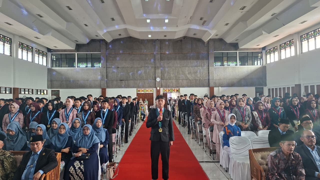 Ready to Rise: SMK Mutu Wonosobo Siap Berkarya dan Bersaing, Luluskan 306 Siswa dalam Wisuda ke-26 - Gambar 9