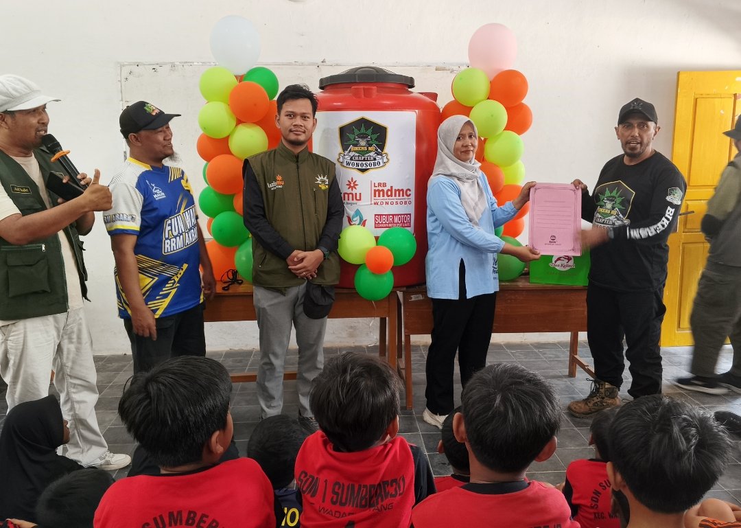 BikersMu Chapter Wonosobo Gelar Touring Sosial Air Bersih, Salurkan Ribuan Liter Air dan Toren ke Wadaslintang - Gambar 4