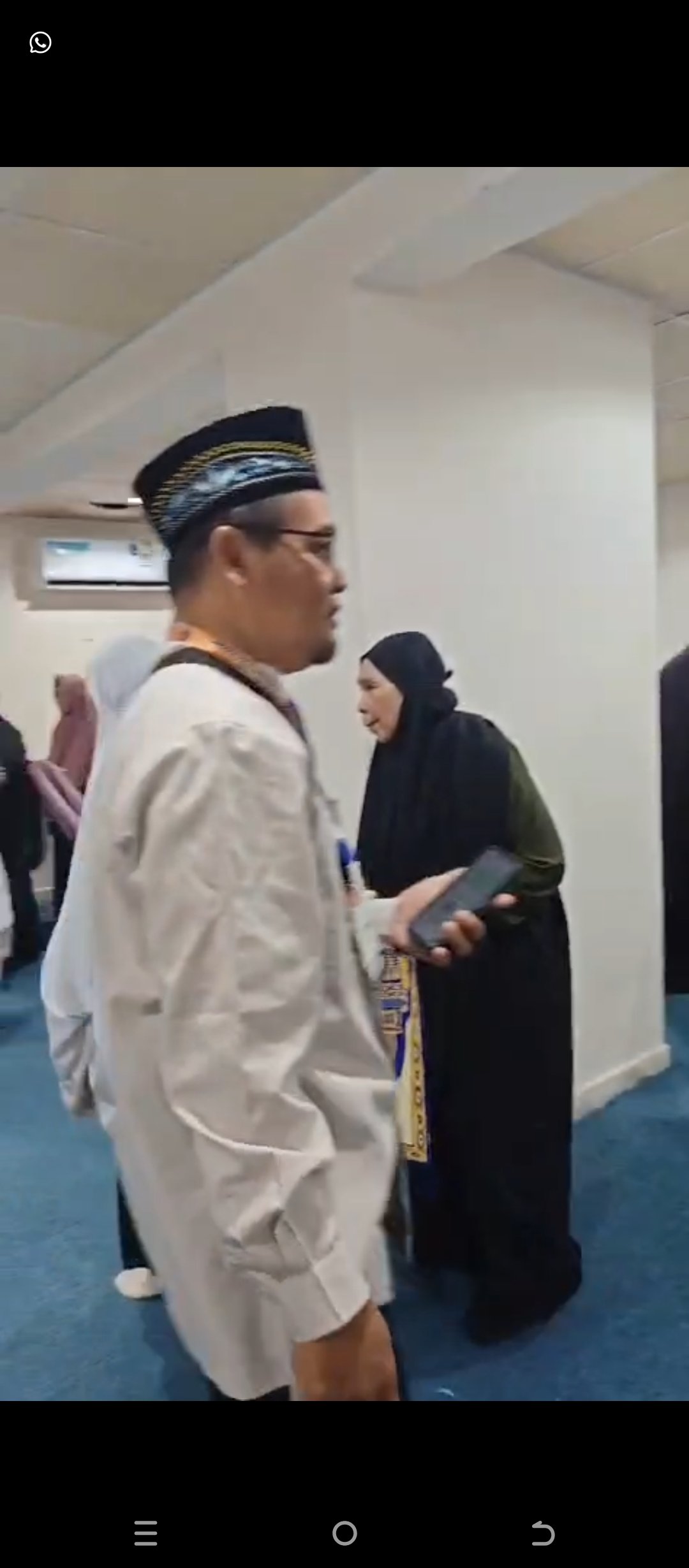 Cinta yang Tak Terputus Jarak : Solidaritas Jemaah KBIHU Gema Arofah, Shalat Ghaib Almarhumah Ibu Titik, Empati Bapak Joko dan Doa Kesembuhan Bapak Sholeh Yahya - Gambar 2