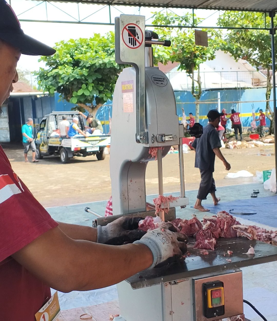 Pertama di Wonosobo, KBIHU Gema Arofah dan Lazismu Sembelih 171 Kambing Dam Haji di Tanah Air - Gambar 16